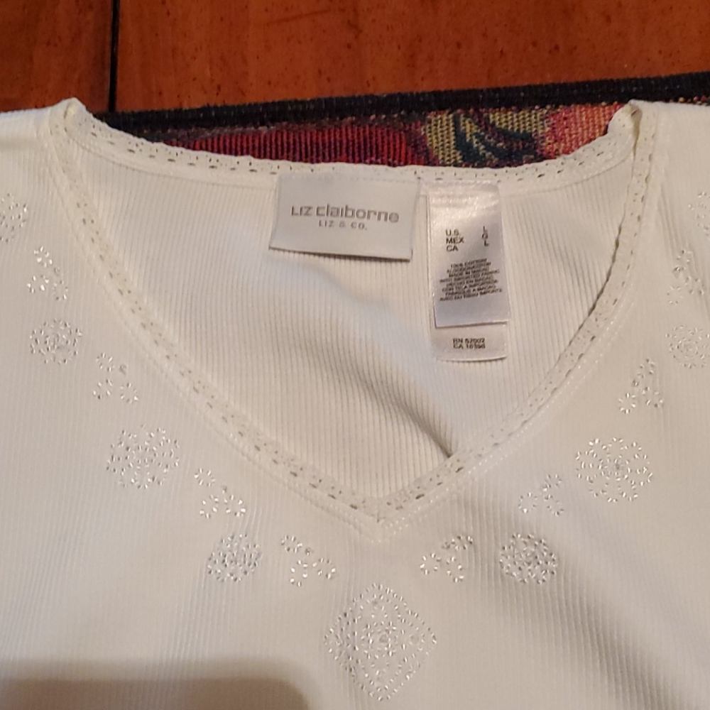 Womens Liz Claiborne lg top short sleeve